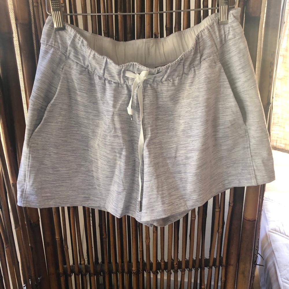 Lululemon drawstring short